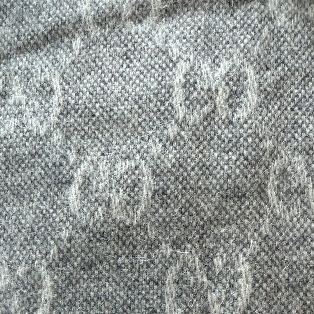 Gucci Gray Scarf with Red and Navy Diagonal Stripe - Picture 4 of 5